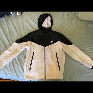 NIKE Black/White Windbreaker Men’s L